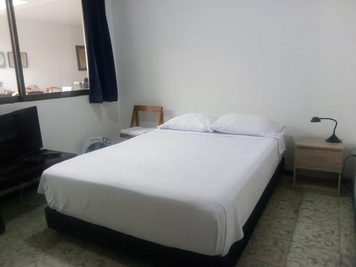 كالي 50N15 B&B المظهر الخارجي الصورة